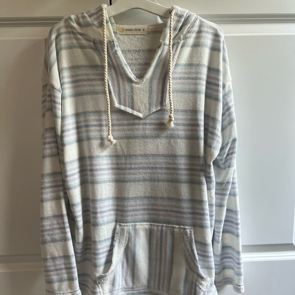 soft towel like pullover!